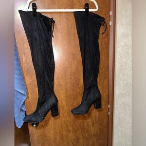 Black velvet thigh high boots 
Size: 7 1/2